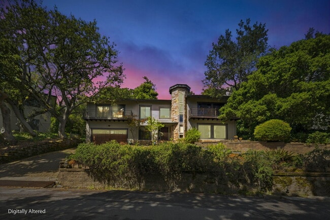 property at 158 Los Robles Dr