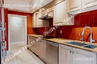 2305 Victoria Ave in Regina, SK - Building Photo - Building Photo