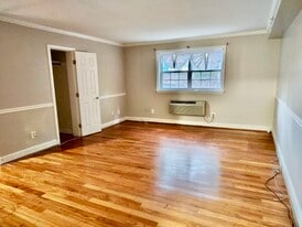 19 Post Office Ave, Unit Unit 1 in Laurel, MD - Building Photo