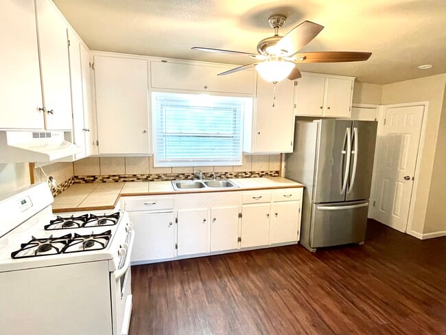 5905 Hugo Dr in Corpus Christi, TX - Building Photo - Building Photo