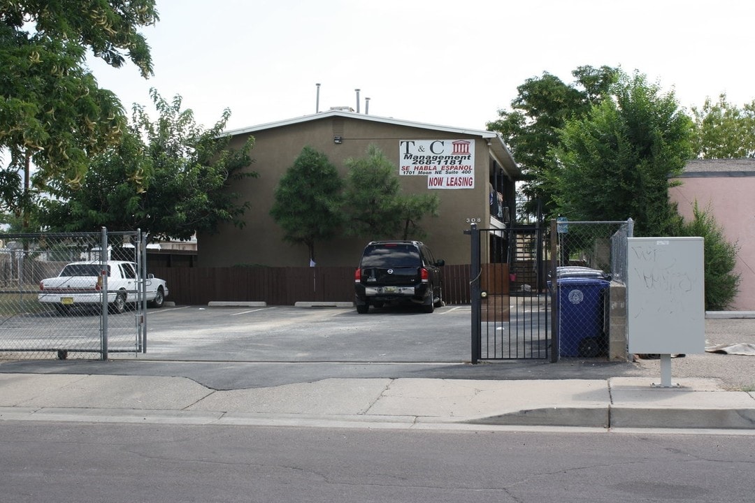 308 Virginia St Ne in Albuquerque, NM - Building Photo