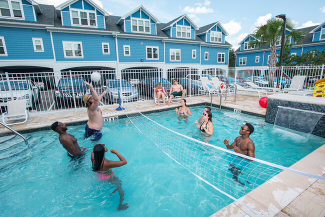 Athens Commons- Student Housing in DeLand, FL - Building Photo - Building Photo