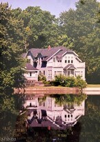 20 Seneca Trail in Denville, NJ - Building Photo