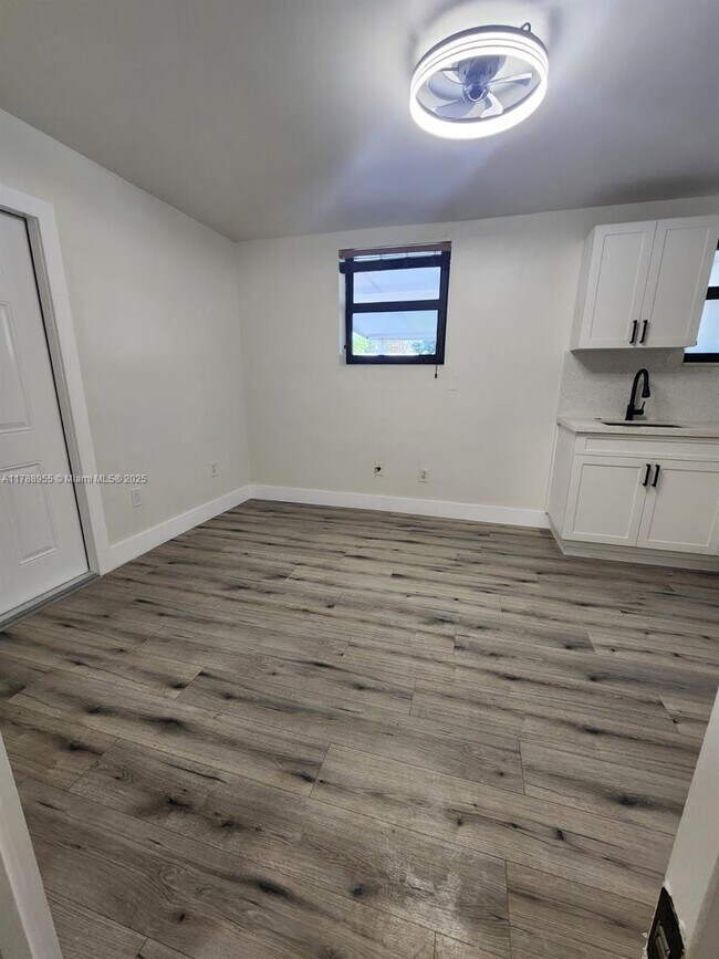 9430 Independence Rd-Unit -0 in Cutler Bay, FL - Building Photo - Building Photo