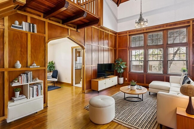 property at 1207 Franklin St