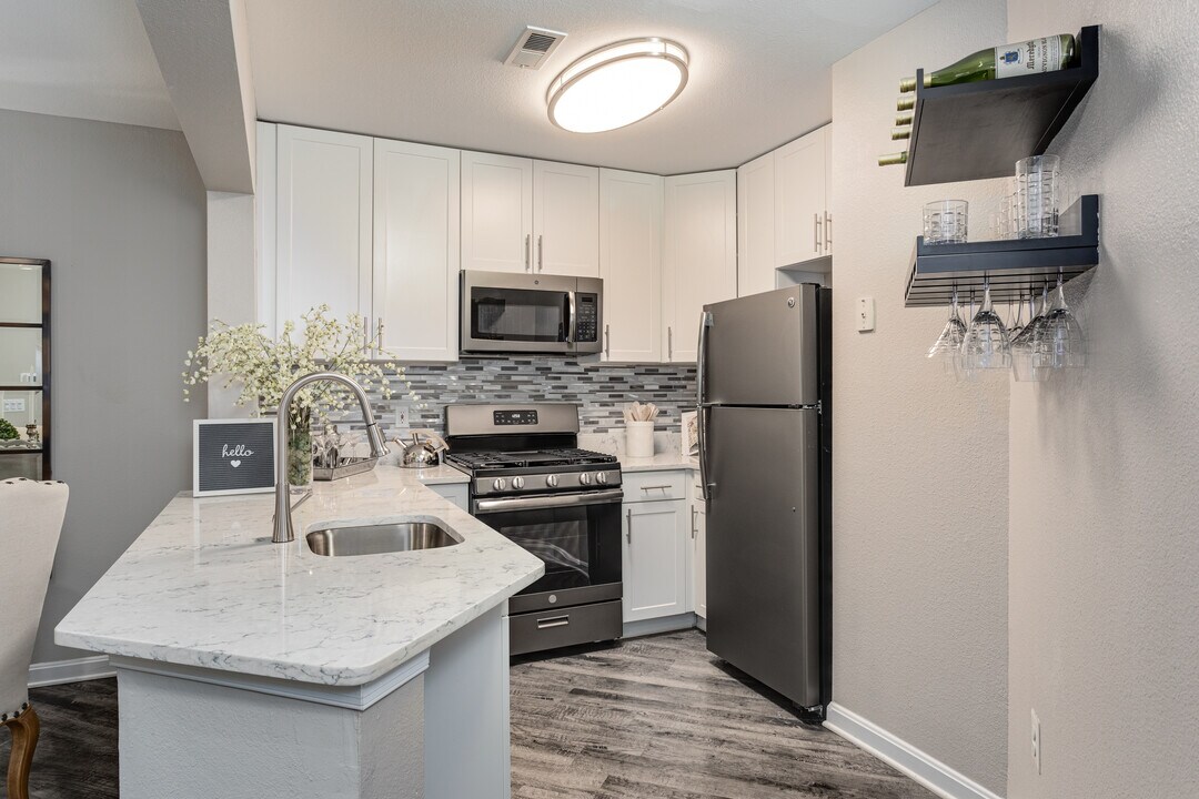 Ashford Meadows in Herndon, VA - Building Photo