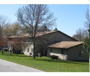 Sunset View Apartments in Sturgeon Bay, WI - Foto de edificio - Building Photo