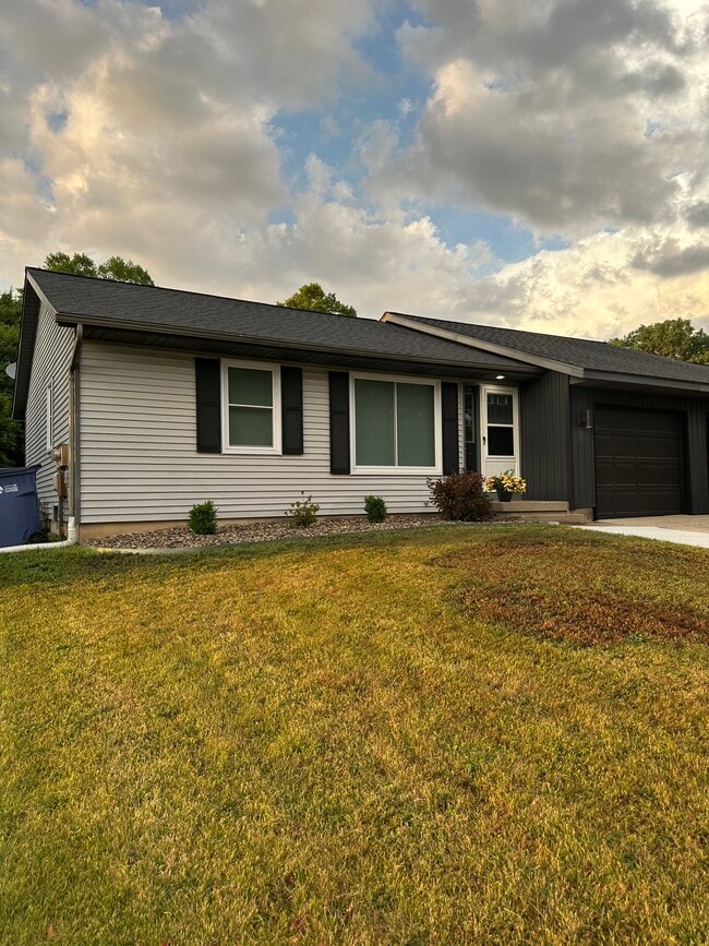 property at 2571 Woodmeadow Dr SE