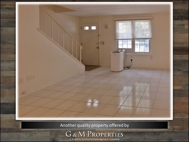 1074 Mt Hope Ave in Rochester, NY - Building Photo - Building Photo