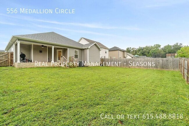 556 Medallion Cir in Clarksville, TN - Building Photo - Building Photo