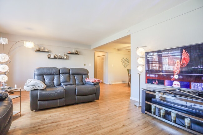 9020 Lamon Ave in Skokie, IL - Building Photo - Building Photo