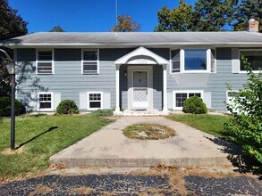 1468 N Alto Vista in Crystal Lake, IL - Building Photo - Building Photo