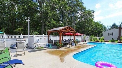 109 Cates Rd in Egg Harbor Township, NJ - Building Photo - Building Photo