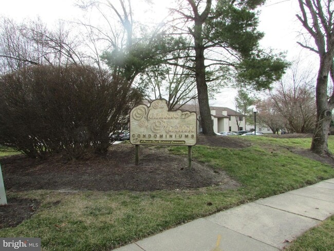 515 Lindsey Ct in Marlton, NJ - Foto de edificio - Building Photo