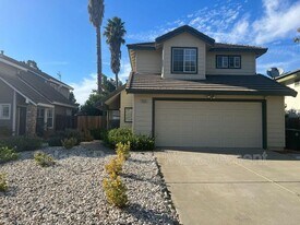 556 Regency Cir in Vacaville, CA - Building Photo