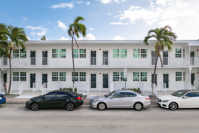 710 7th St in Miami Beach, FL - Building Photo - Building Photo