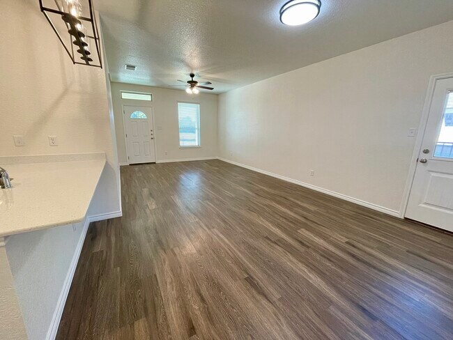 5205 Rose Gdn Lp in Killeen, TX - Foto de edificio - Building Photo