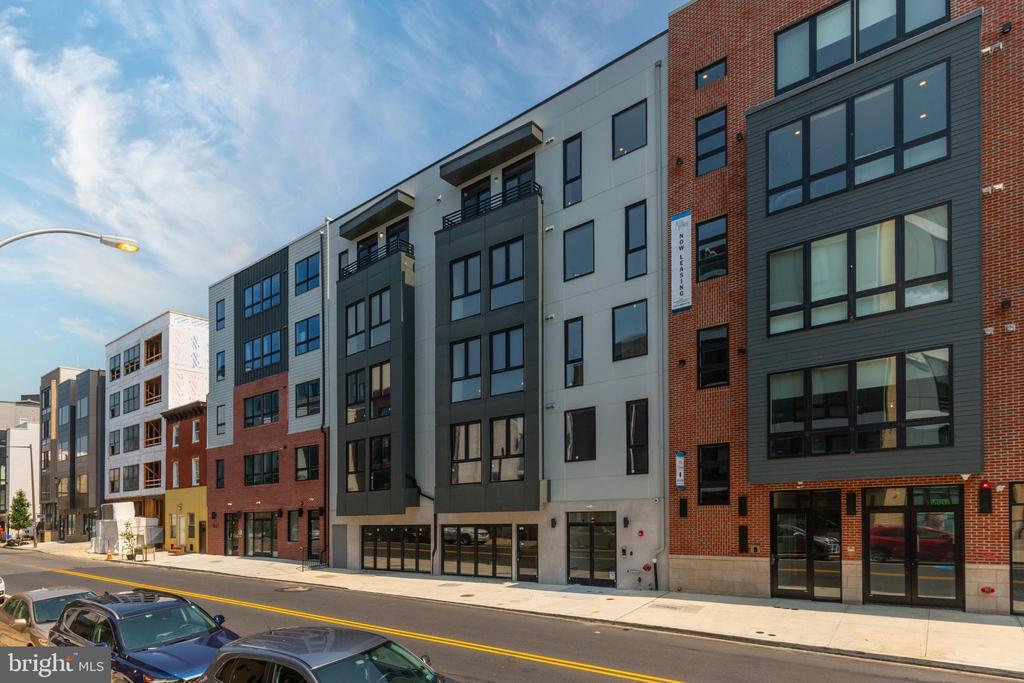 1519 Ridge Ave in Philadelphia, PA - Building Photo