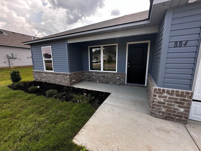884 Camden Lp in Calera, AL - Building Photo - Building Photo