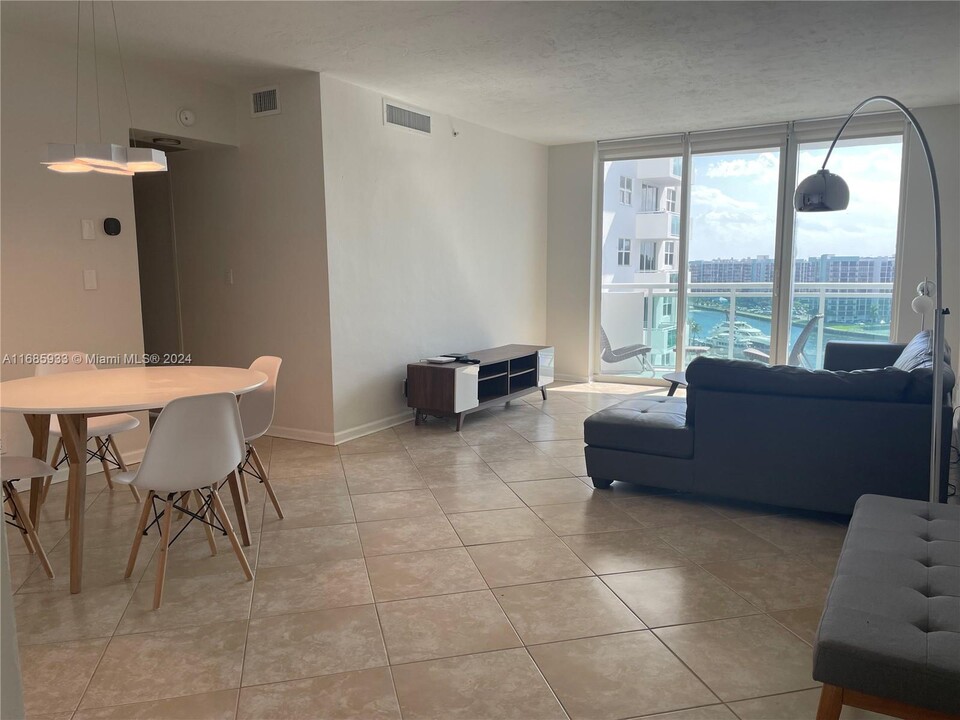 3001 S Ocean Dr, Unit 1037 in Hollywood, FL - Building Photo