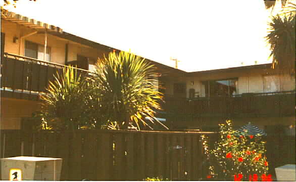 Bahama Lanai Apartments in San Jose, CA - Building Photo - Building Photo