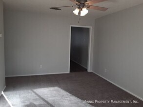 1417 Yonkers St in Plainview, TX - Building Photo - Building Photo