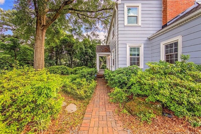 220 Bradford Ave in Fayetteville, NC - Building Photo - Building Photo