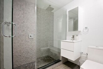 241 E 24th St in New York, NY - Building Photo - Building Photo