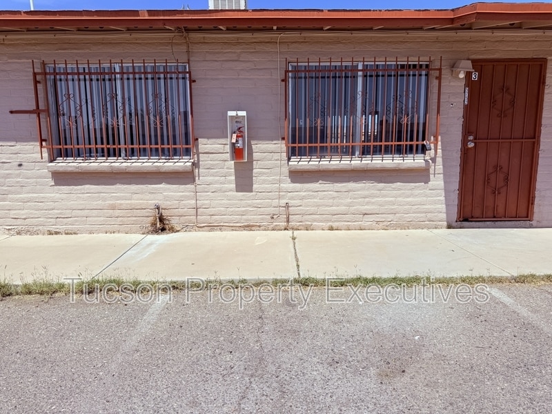 5752 S Park Ave in Tucson, AZ - Building Photo