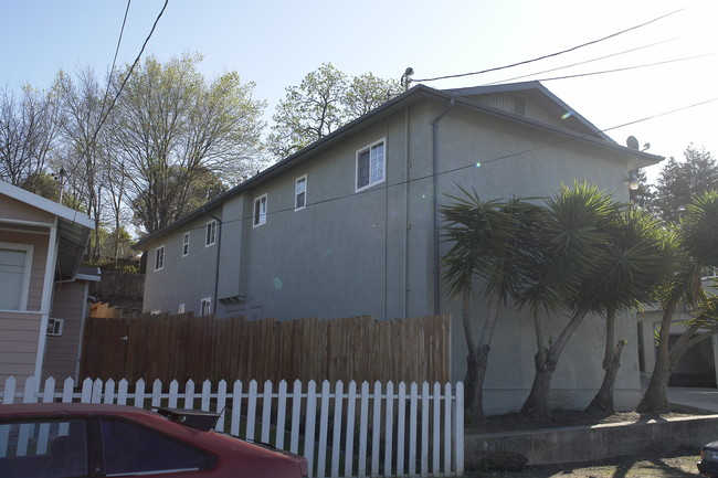 16550 Los Banos St in San Leandro, CA - Building Photo - Building Photo