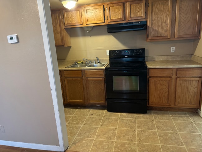 750 Bonham St in Paris, TX - Building Photo - Building Photo