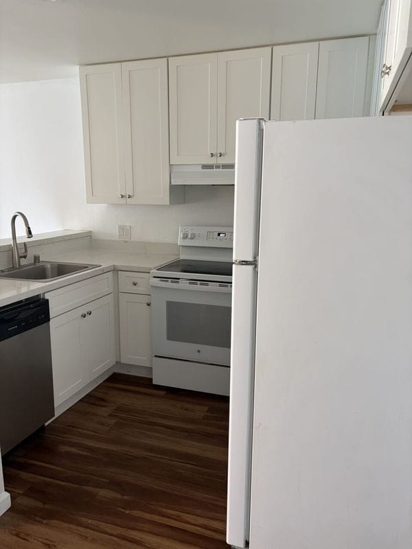 2020 Guthrie St N in San Bernardino, CA - Foto de edificio - Building Photo