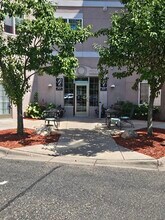 Broadway Court Senior Apartments in Robbinsdale, MN - Building Photo - Building Photo