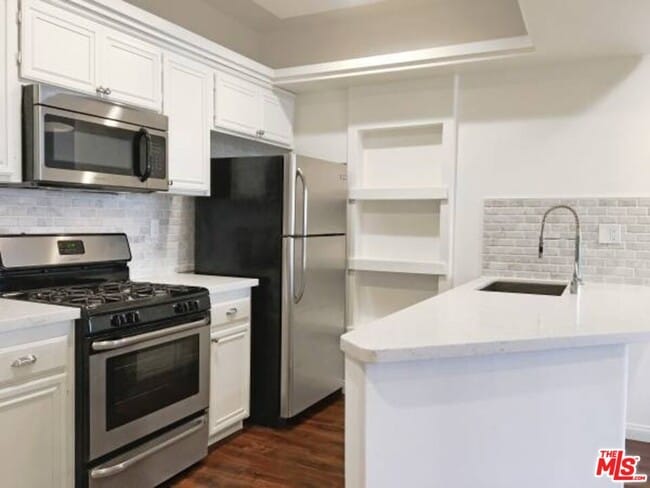 12712 Moorpark St in Los Angeles, CA - Building Photo - Building Photo