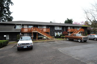 Duck Country - Wilsonville Heights Apartments in Wilsonville, OR - Building Photo - Building Photo