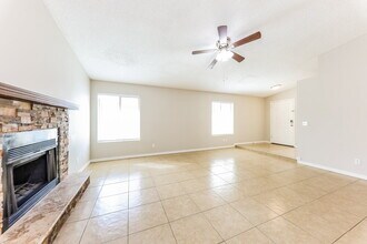 5209 N 78th Dr in Glendale, AZ - Building Photo - Building Photo