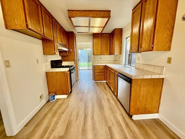 7721 Antelope Hills Dr in Antelope, CA - Building Photo - Building Photo