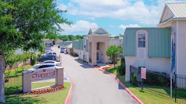 Chaparral in Fort Worth, TX - Foto de edificio - Building Photo