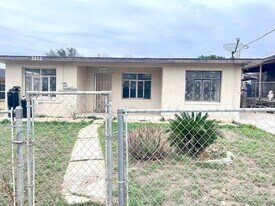 3212 Pecan St, Unit 4028B in Laredo, TX - Building Photo