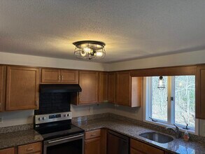 15 Bonnie Ln in Derry, NH - Building Photo - Building Photo