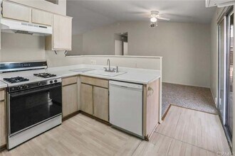 14258 Tonikan Rd in Apple Valley, CA - Building Photo - Building Photo