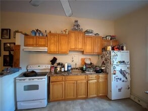 16 Clearview Ave in Portsmouth, RI - Building Photo - Building Photo