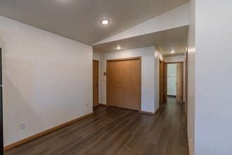 Westwood Estates in Fargo, ND - Building Photo - Building Photo