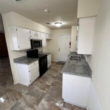 2811 Wood River Rd in Spring, TX - Building Photo - Building Photo