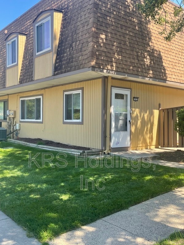 property at 3828 Miramonte Pl