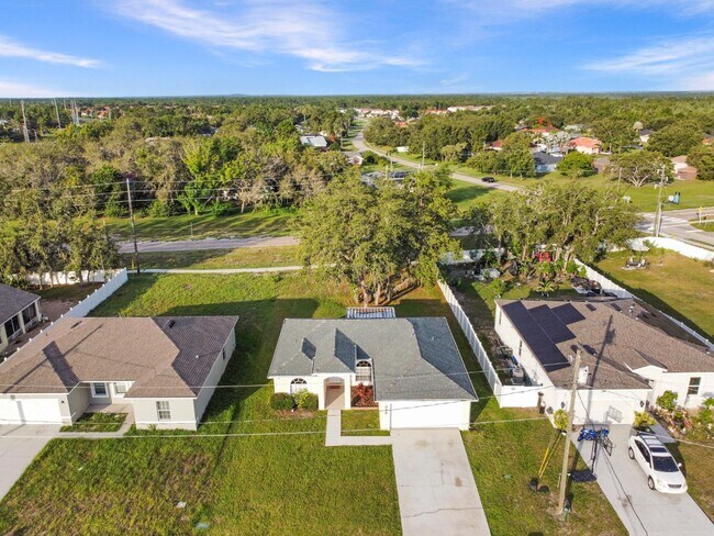 339 Erie Dr in Kissimmee, FL - Building Photo - Building Photo