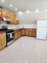 3913 Lyme Ave in Brooklyn, NY - Building Photo