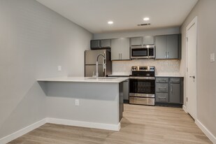 3328 Cedarplaza Ln in Dallas, TX - Building Photo