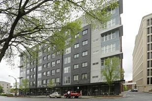100 East in Greenville, SC - Building Photo