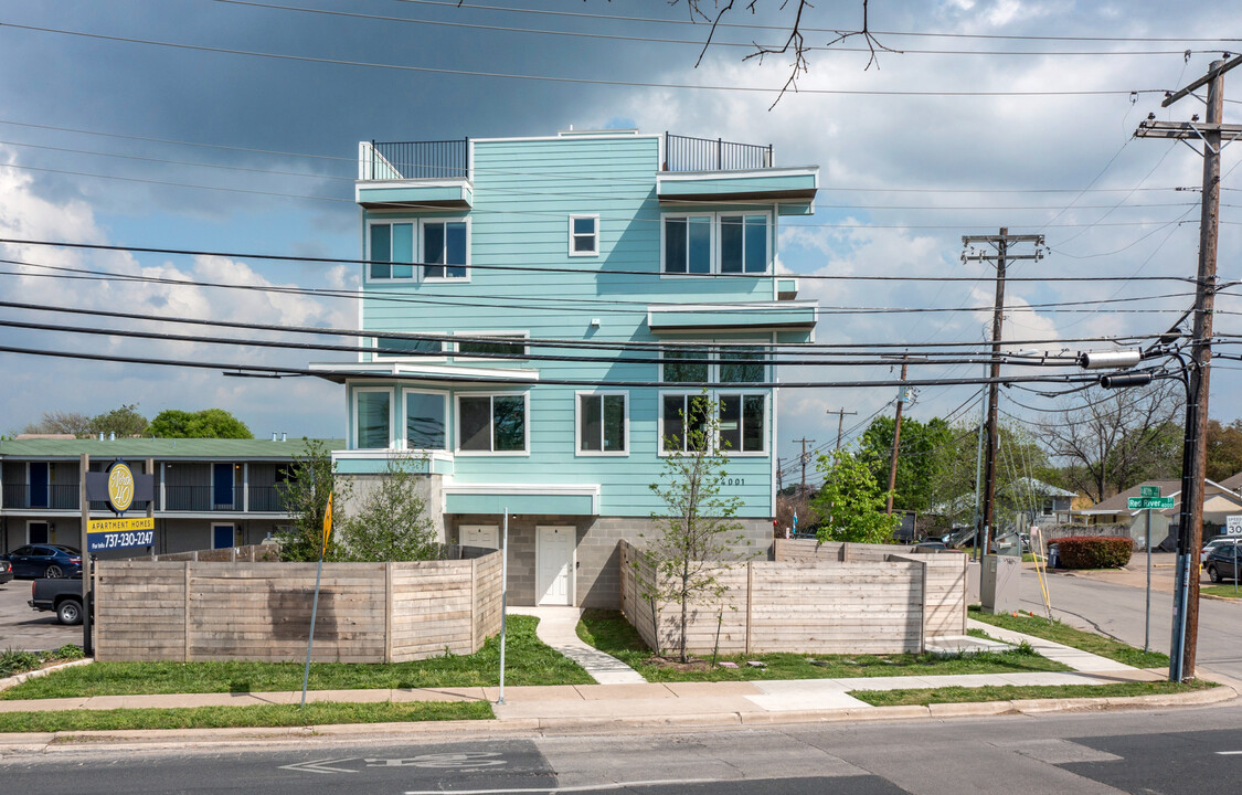 4001 Red River St in Austin, TX - Building Photo